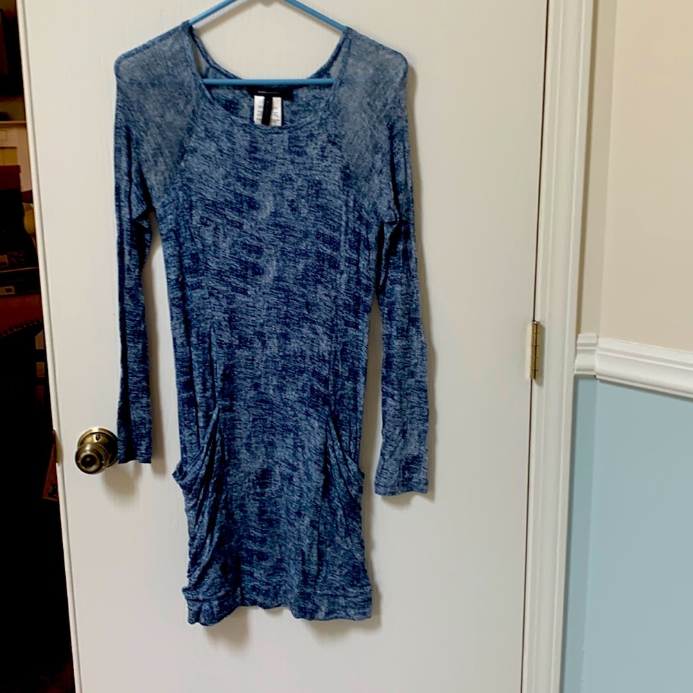 Size Small BCBG MAX AZRIA body-con dress.